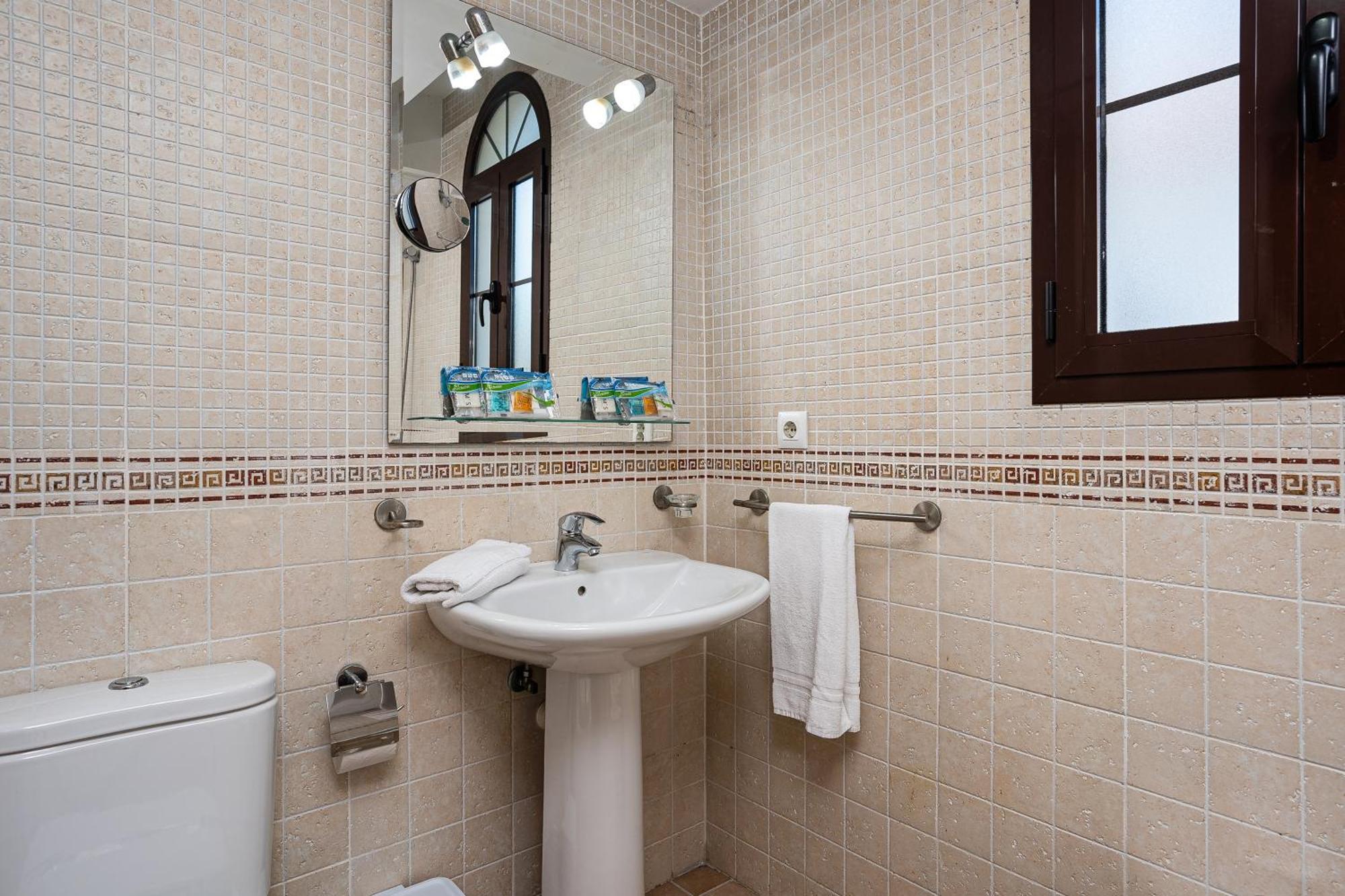 Apartamento Familiar Muy Soleado Cerca De La Playa Y Parking Incluido Chiclana de la Frontera Εξωτερικό φωτογραφία