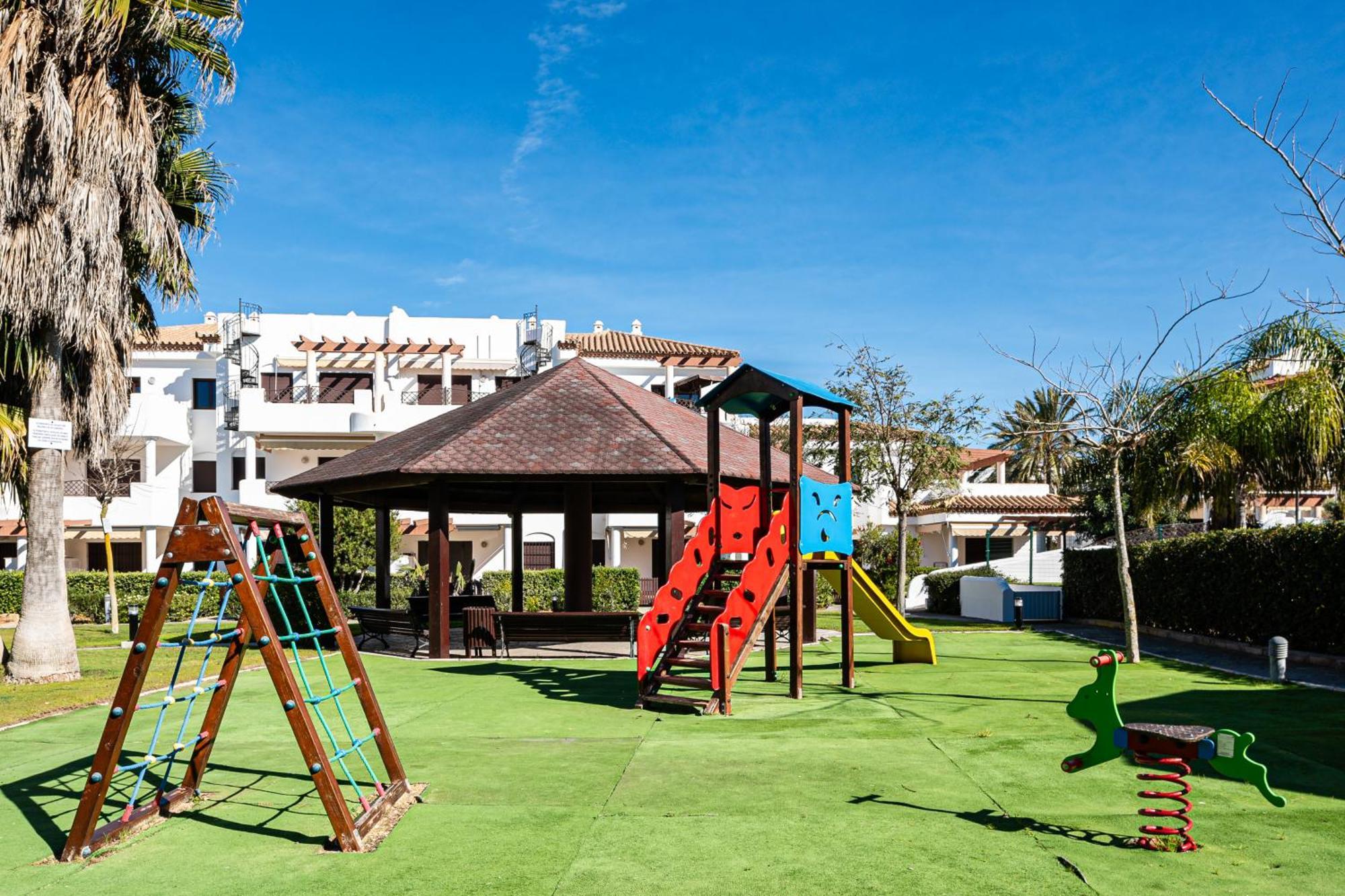 Apartamento Familiar Muy Soleado Cerca De La Playa Y Parking Incluido Chiclana de la Frontera Εξωτερικό φωτογραφία